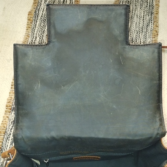 Matt and Nat crossbody vegan Leather. - Picture 5 of 11